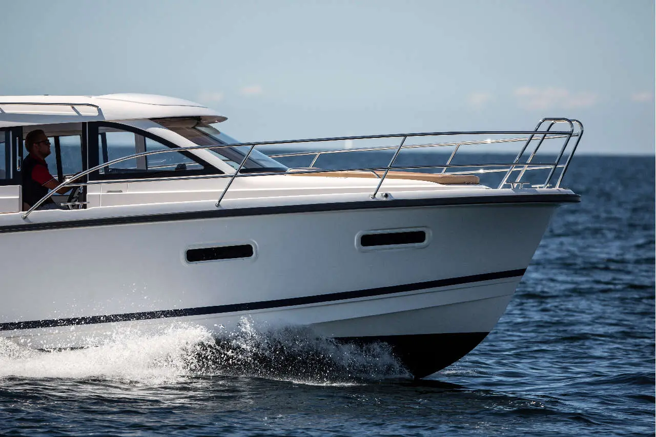 Nimbus 305 Coupe External image 10