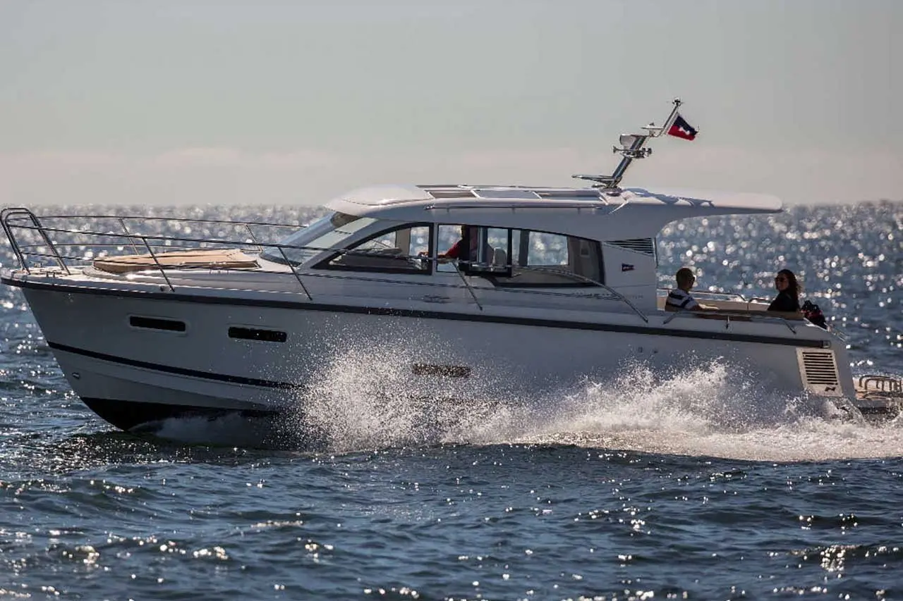 Coupe Cruiser 305