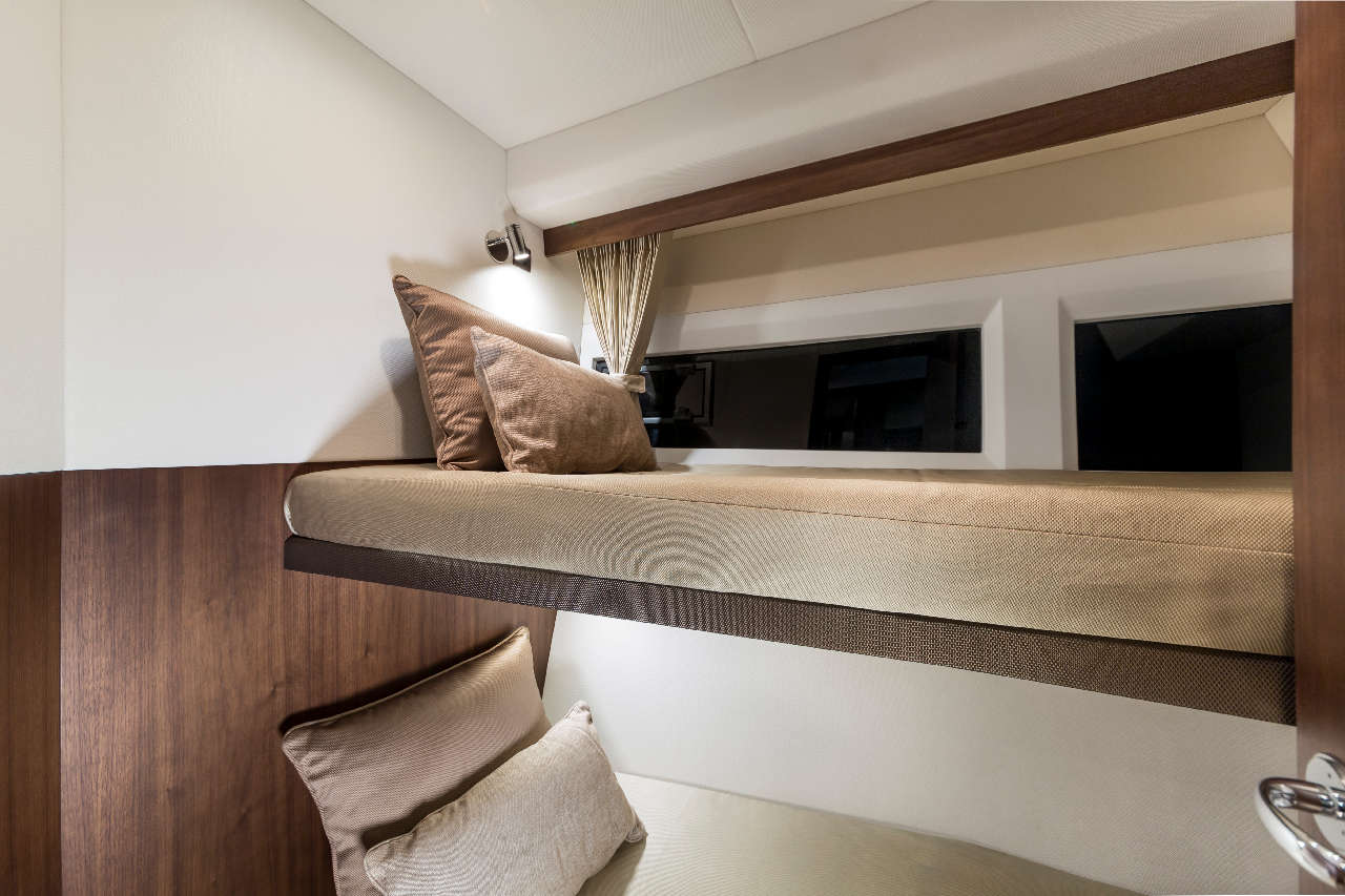 Galeon 360 FLY Internal image 30