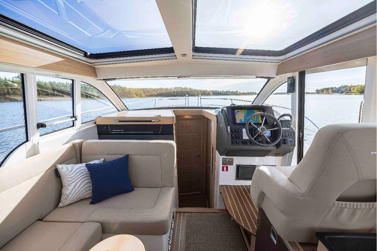Nimbus 365 Coupe Interior image 6