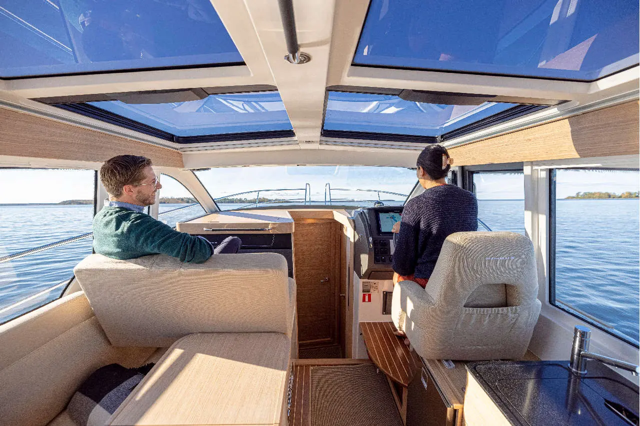 Nimbus 365 Coupe Lifestyle image 1