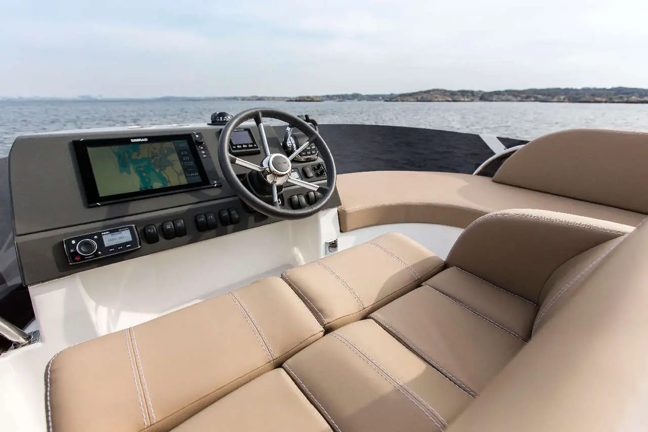 Nimbus 405 Flybridge Interior image 3
