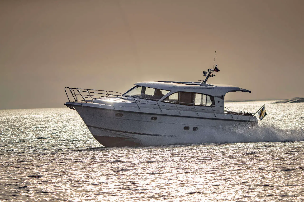 Nimbus 405 Coupe External image 7