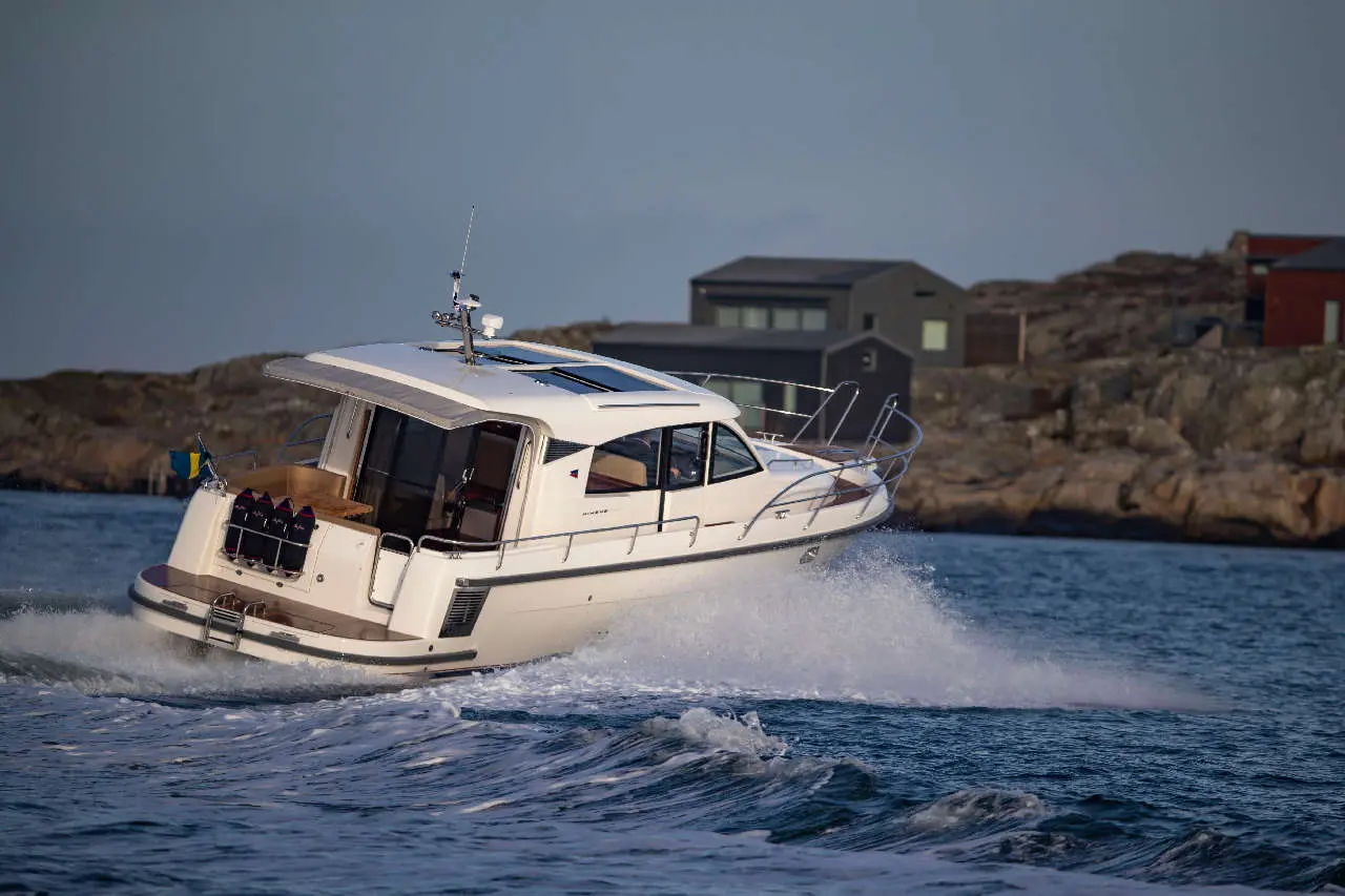 Nimbus 405 Coupe External image 8
