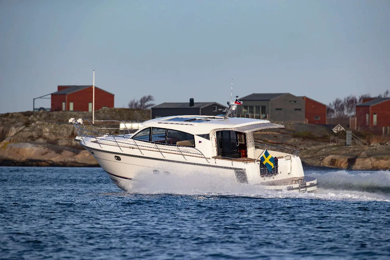 Nimbus 405 Coupe External image 11