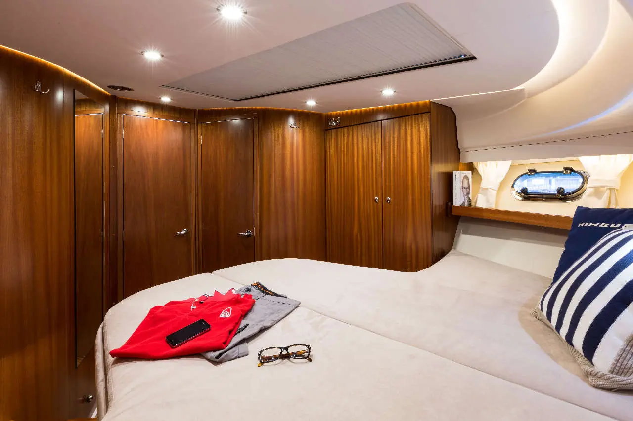 Nimbus 405 Coupe Interior image 9