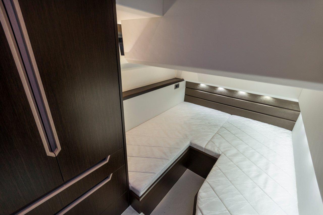 Galeon 420 FLY Internal image 3