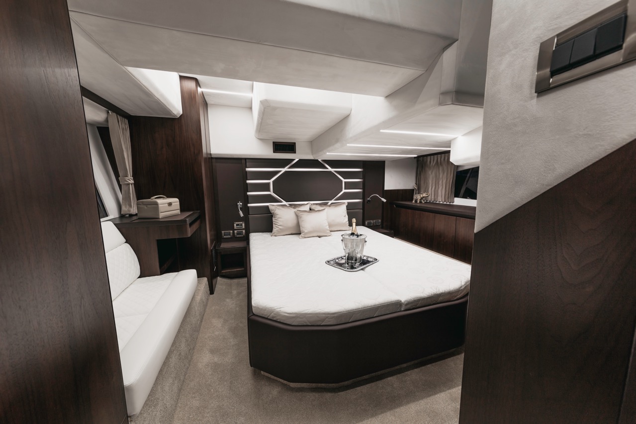 Galeon 425 HTS Internal image 18