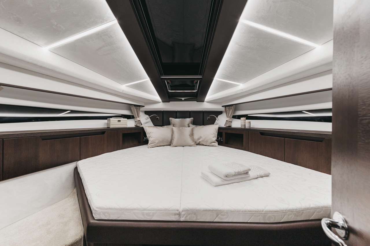 Galeon 425 HTS Internal image 19