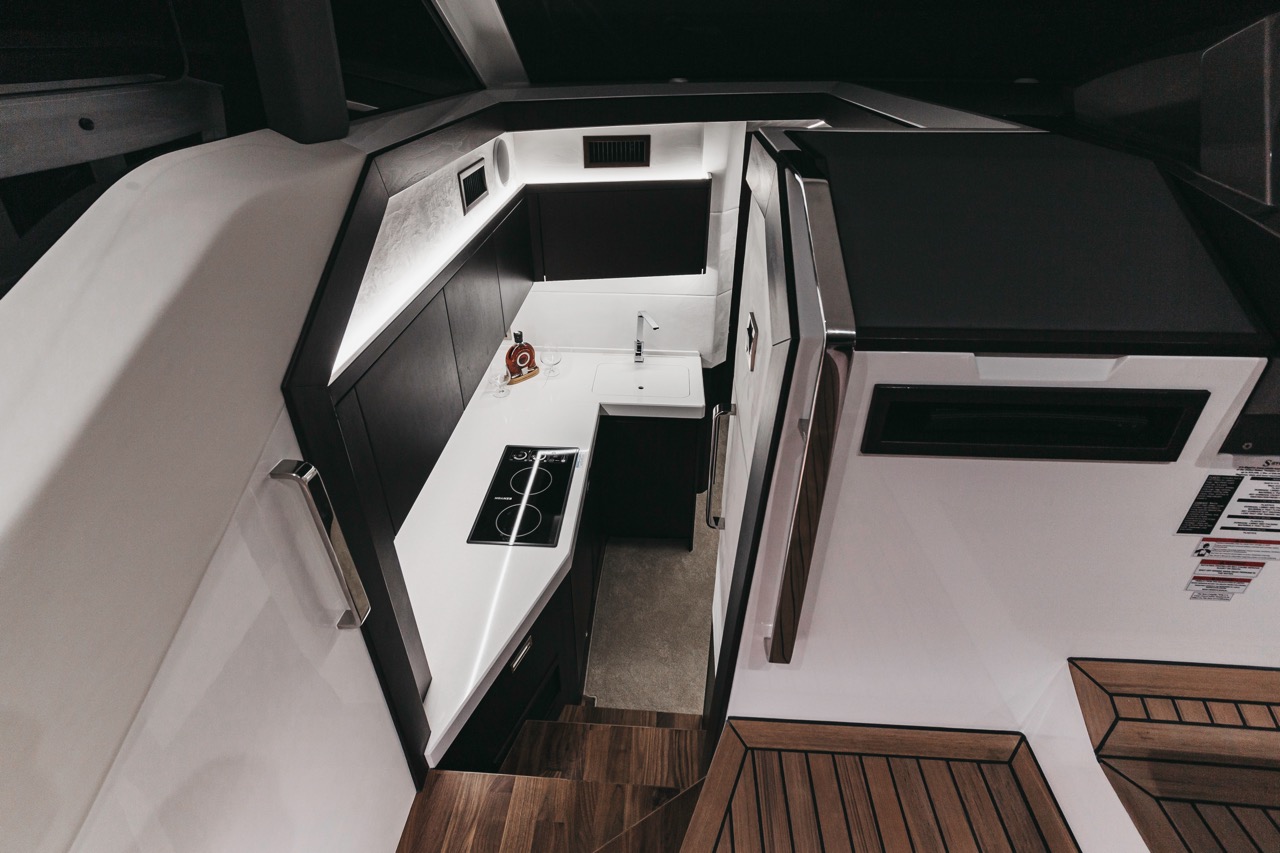 Galeon 425 HTS Internal image 21