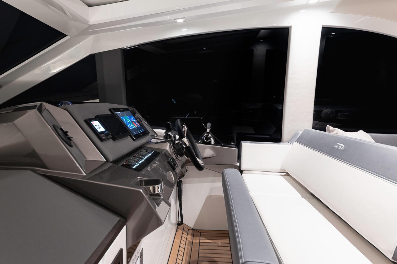 Galeon 425 HTS Internal image 24