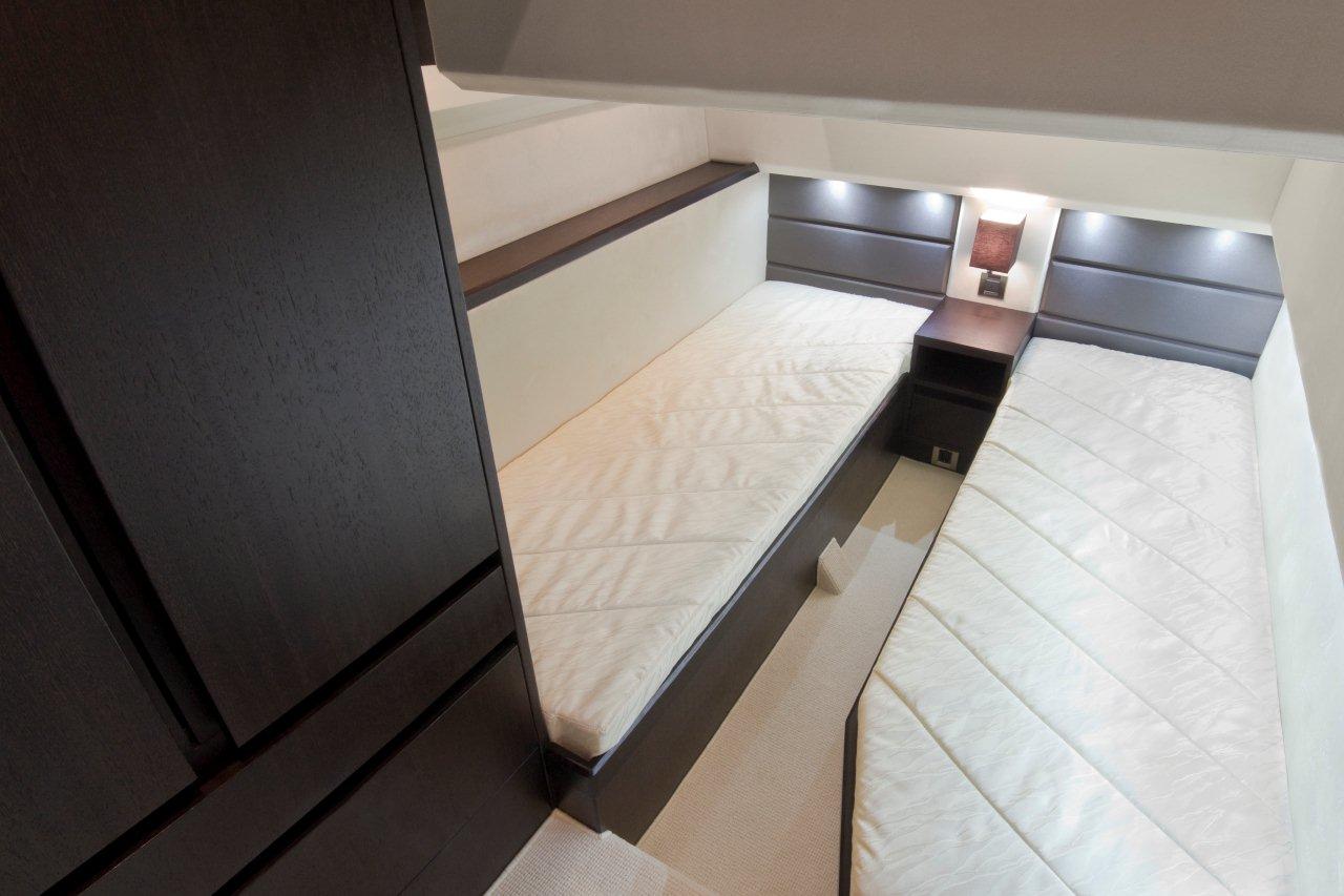 Galeon 430 SKY Internal image 8