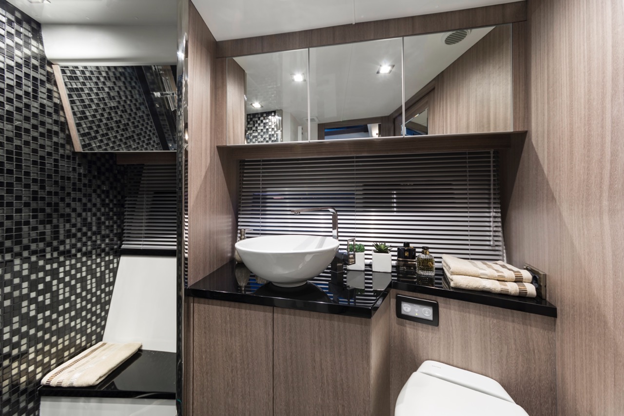 Galeon 550 FLY Internal image 11