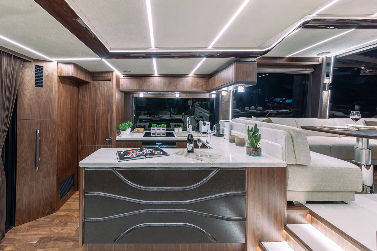 Galeon 680 FLY Internal image 16