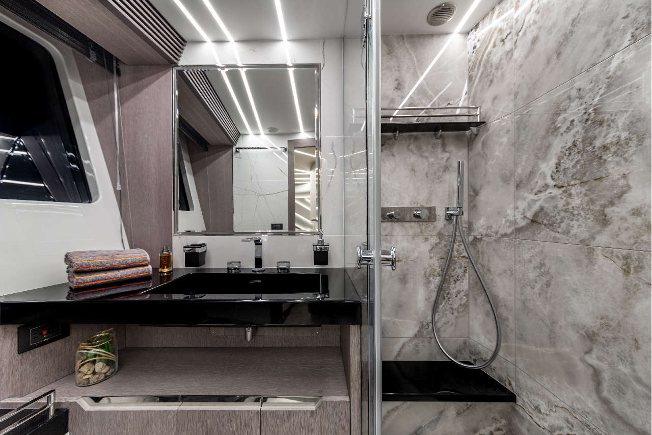 Galeon 800 FLY Internal image 28