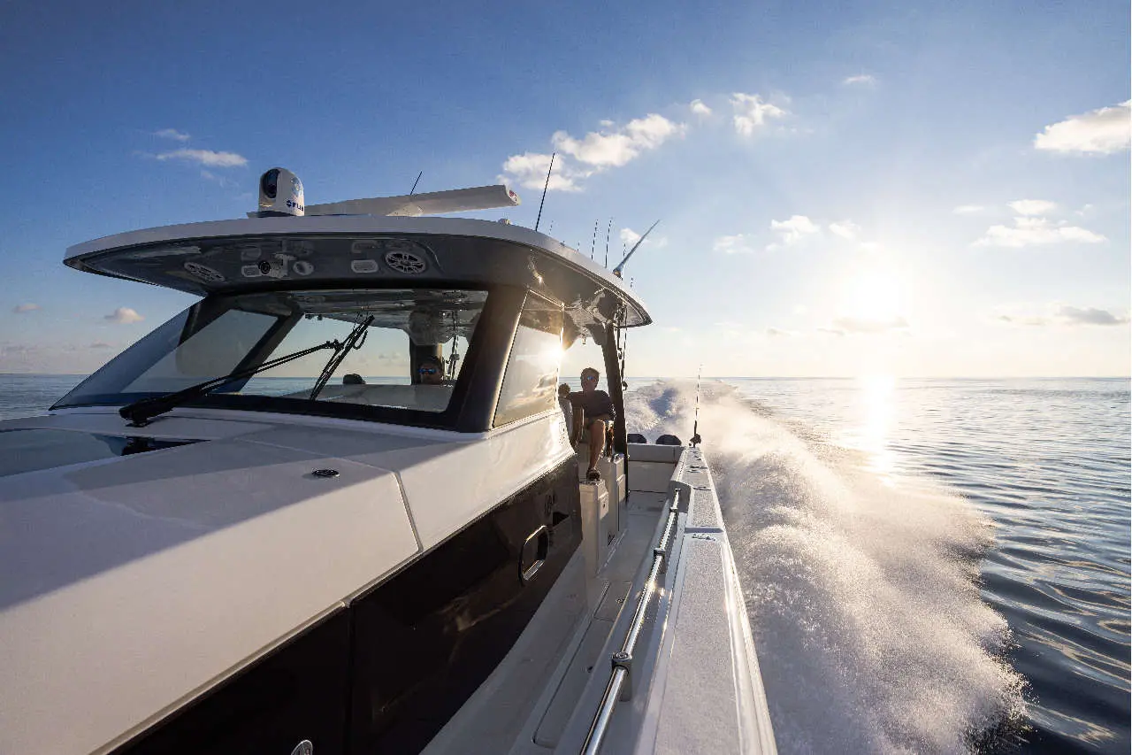 Aquila 47 Molokai External image 8