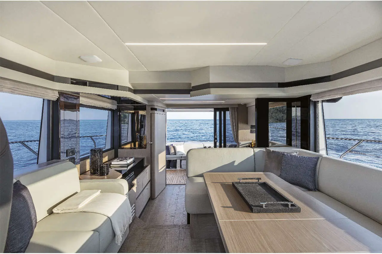 Absolute 50 FLY Interior image 9