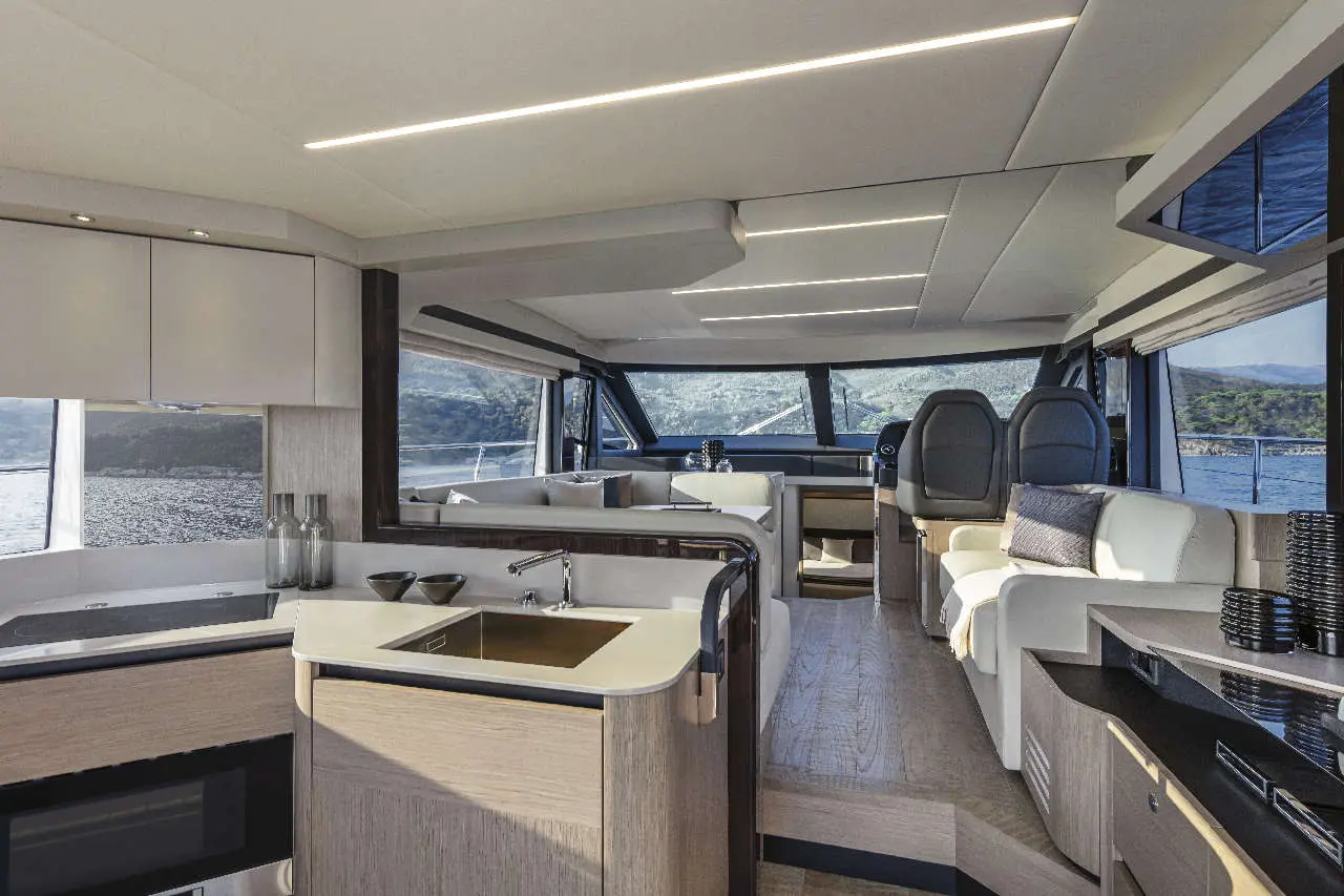 Absolute 50 FLY Interior image 10
