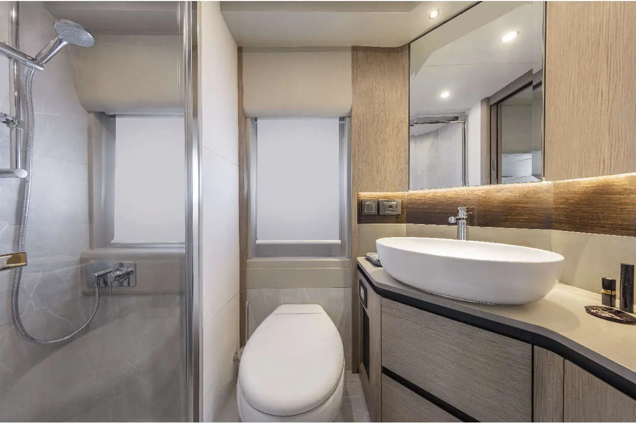 Absolute 50 FLY Interior image 15