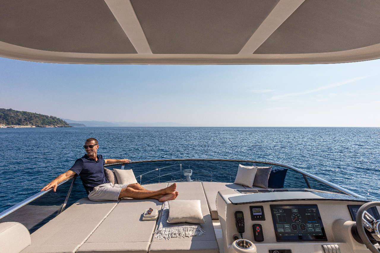Absolute 50 FLY Lifestyle image 1