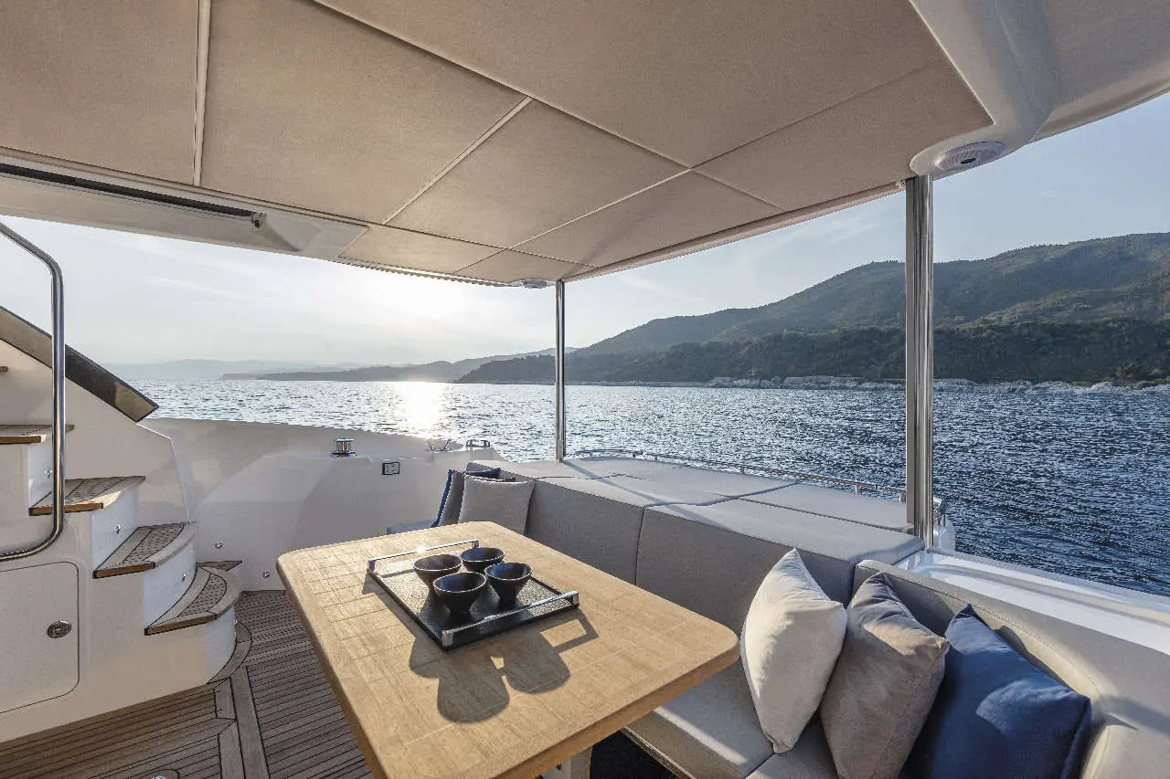 Absolute 50 FLY Lifestyle image 2