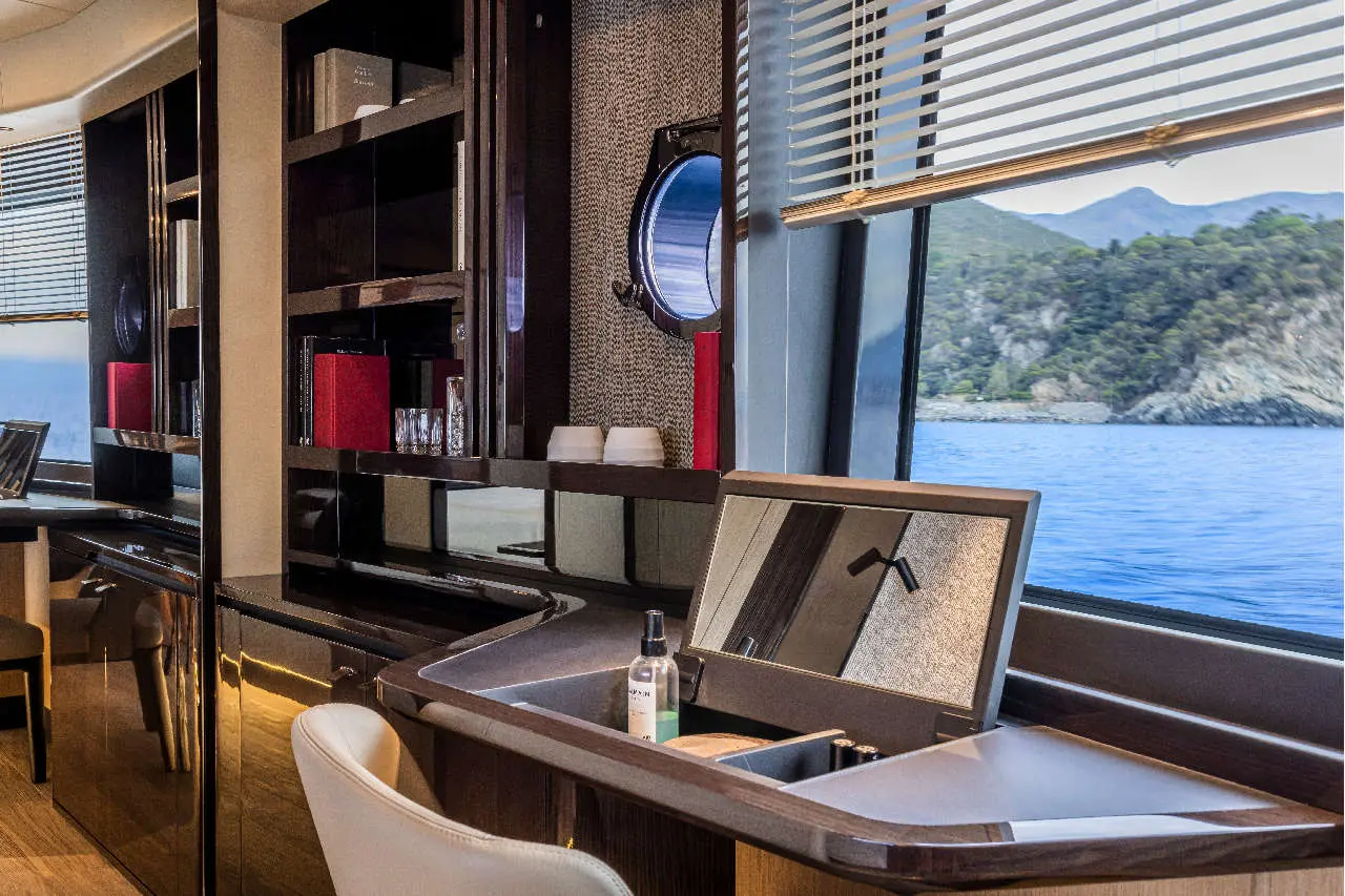 Absolute 56 FLY Interior image 4