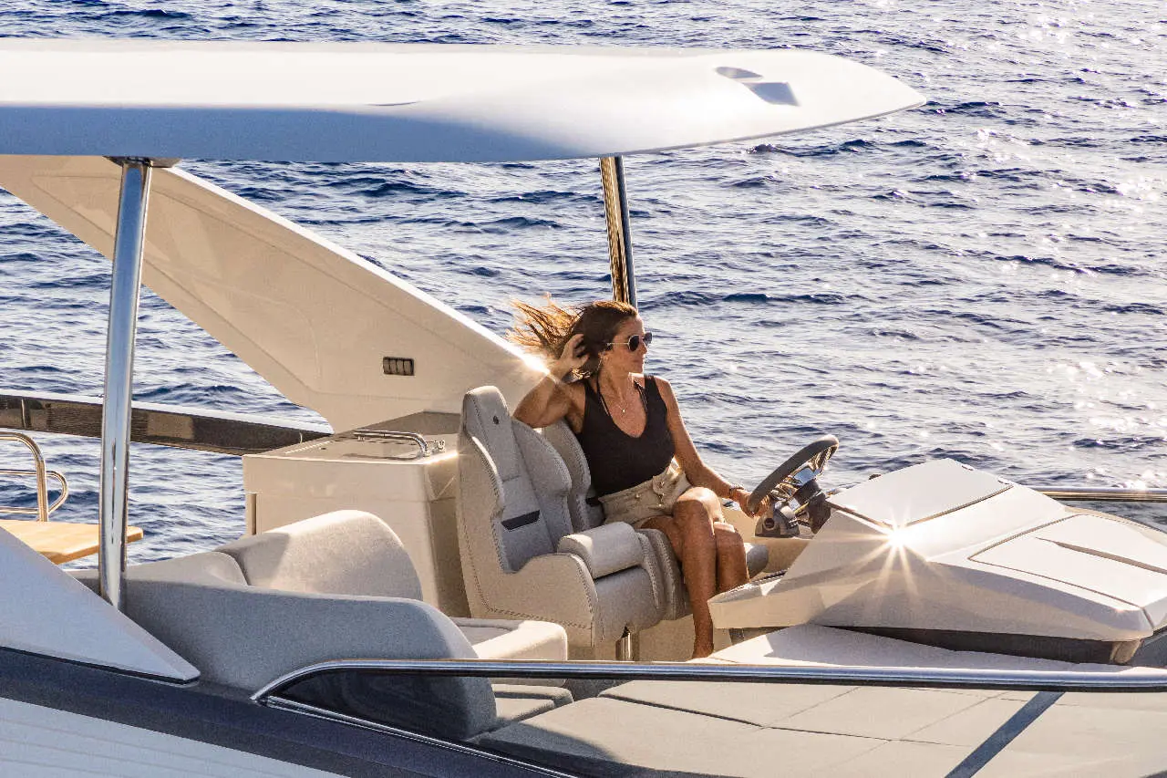 Absolute 56 FLY Lifestyle image 11