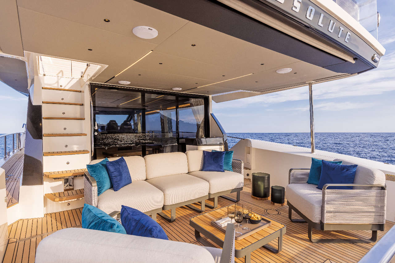 Absolute 60 FLY Interior image 7