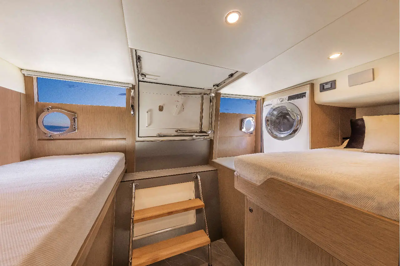 Absolute 60 FLY Interior image 22