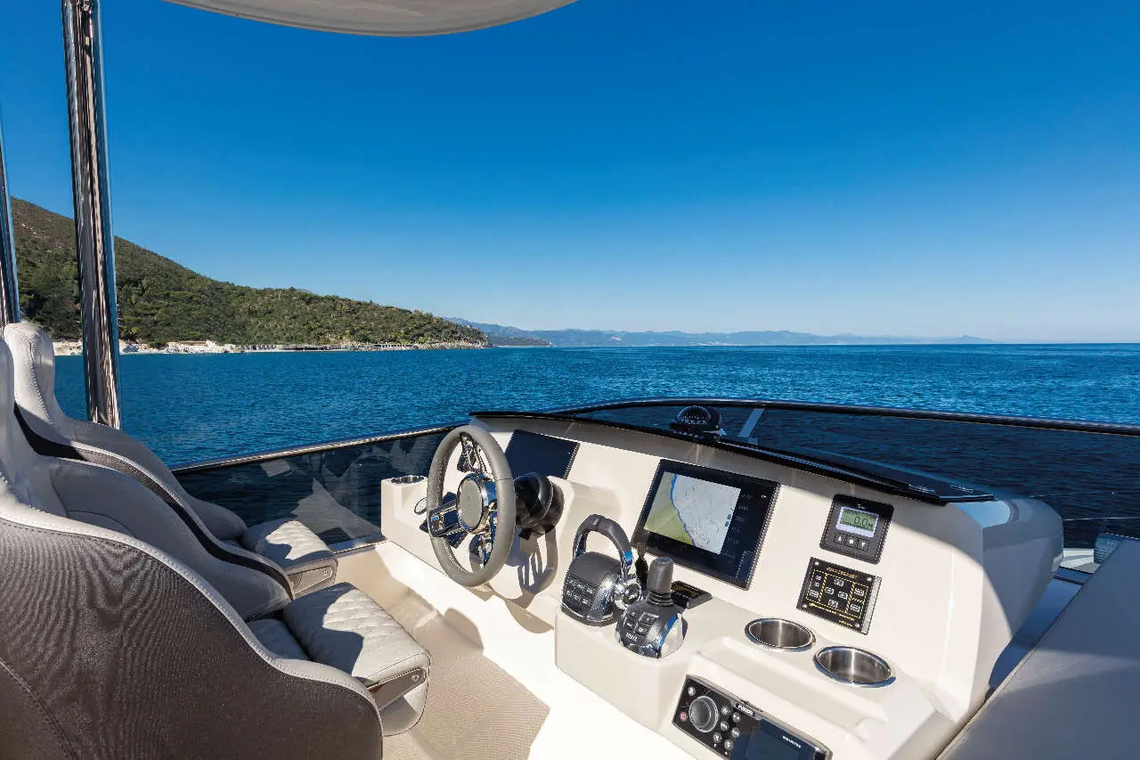 Absolute 62 FLY Interior image 1