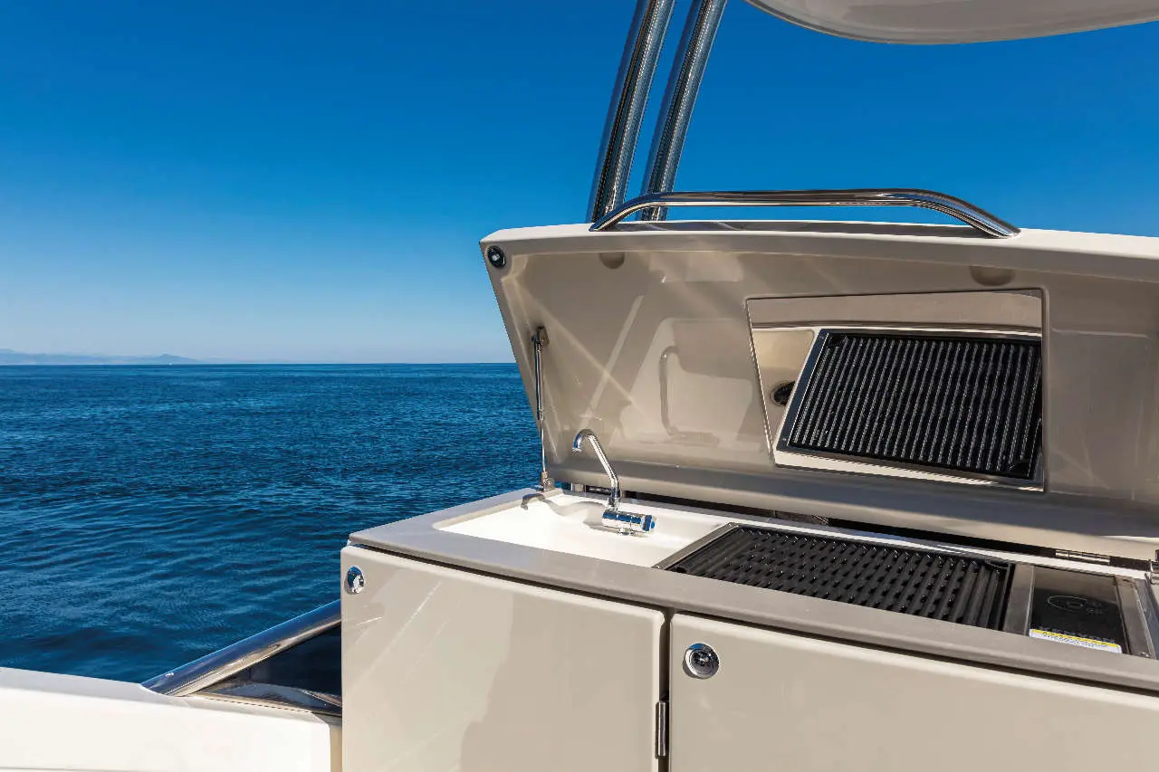 Absolute 62 FLY Interior image 2