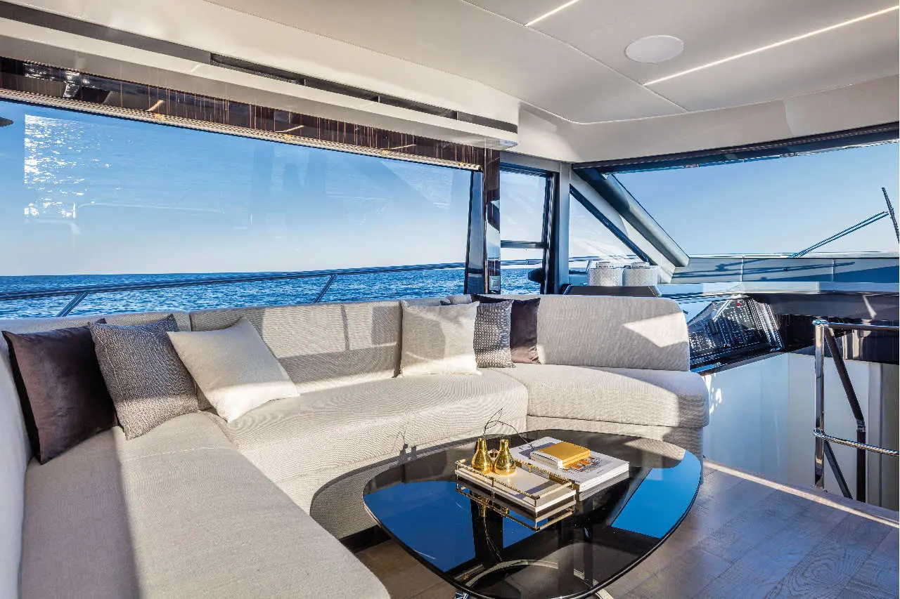 Absolute 62 FLY Interior image 9