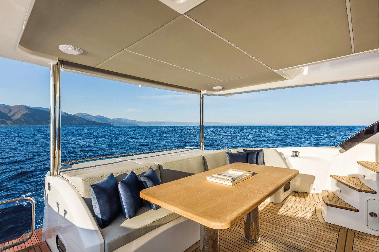 Absolute 62 FLY Interior image 10