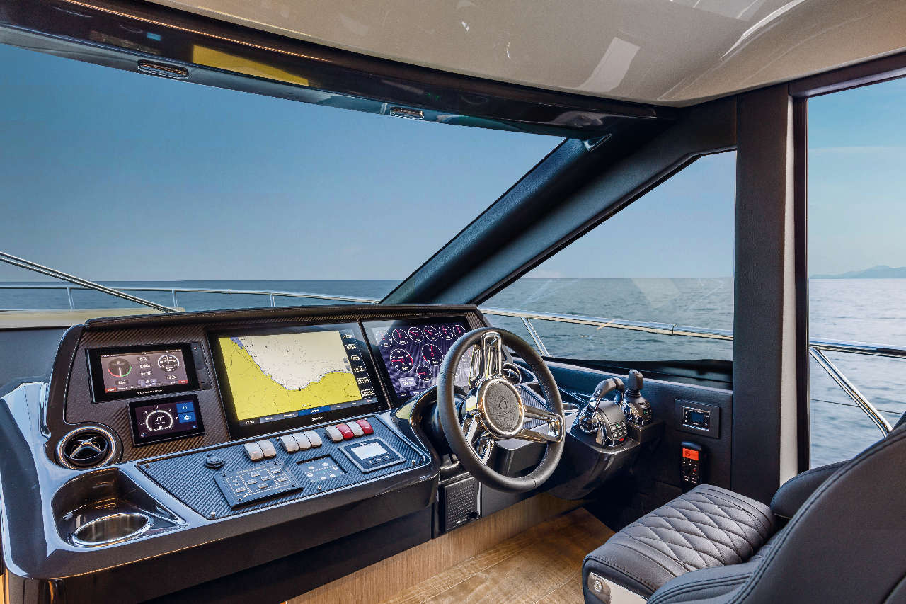 Absolute 62 FLY Interior image 12