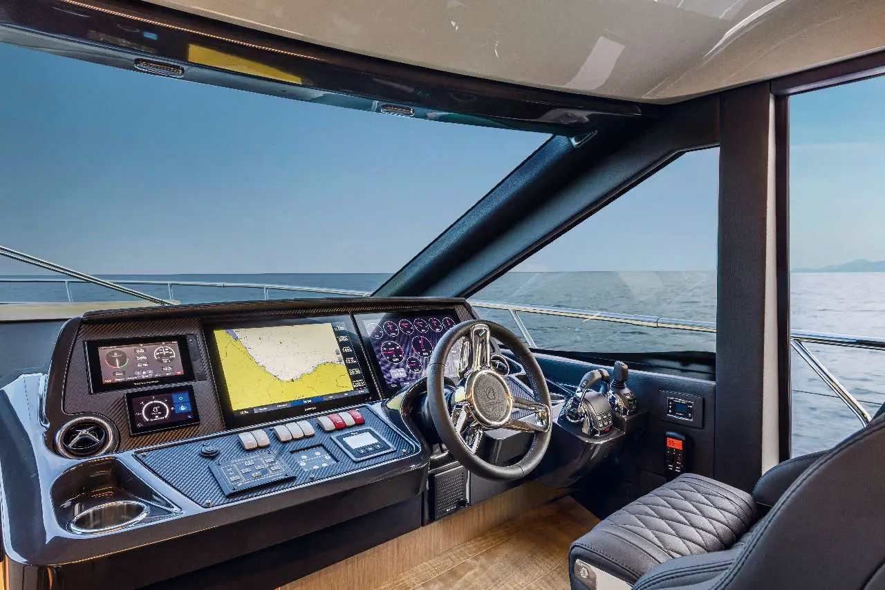 Absolute 62 FLY Interior image 12