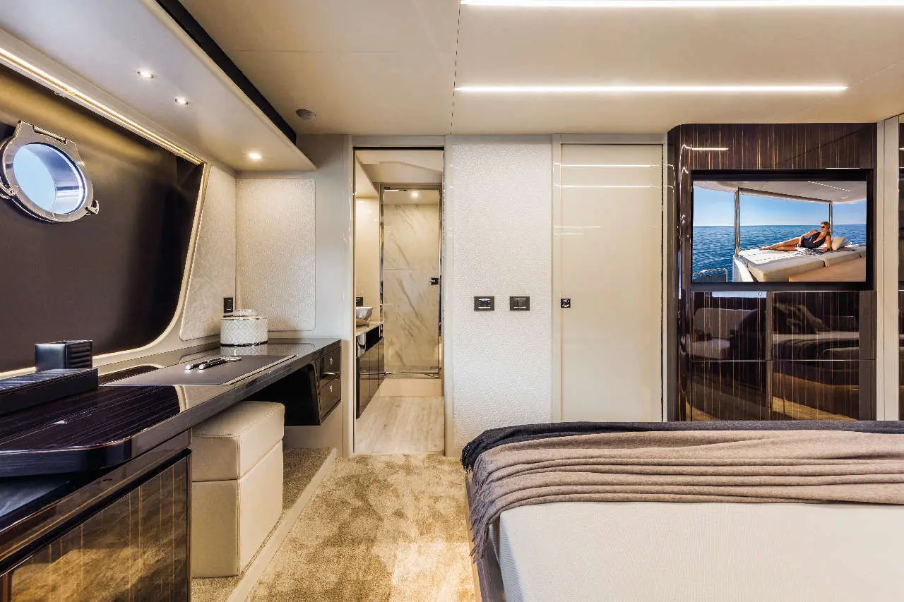 Absolute 62 FLY Interior image 16