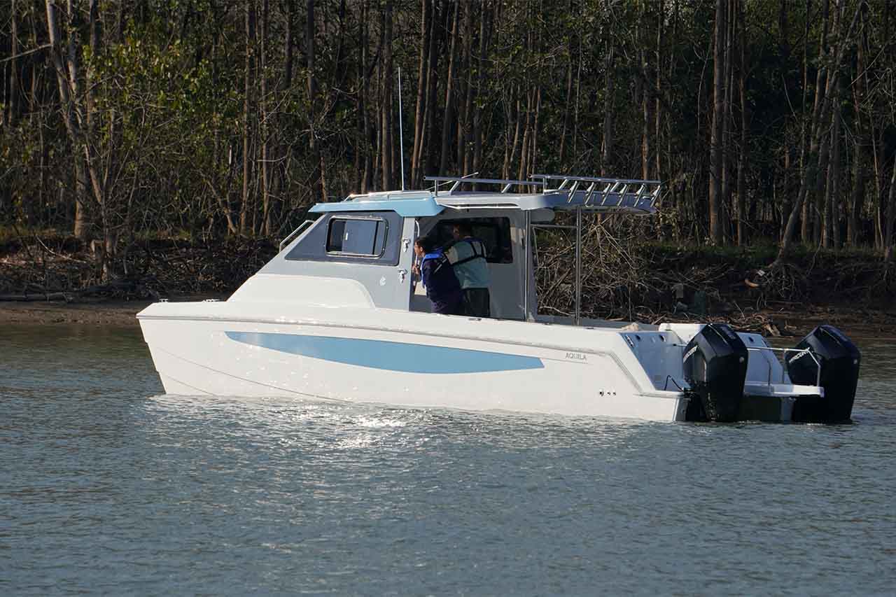 Aquila 28 Molokai Cuddy External image 7