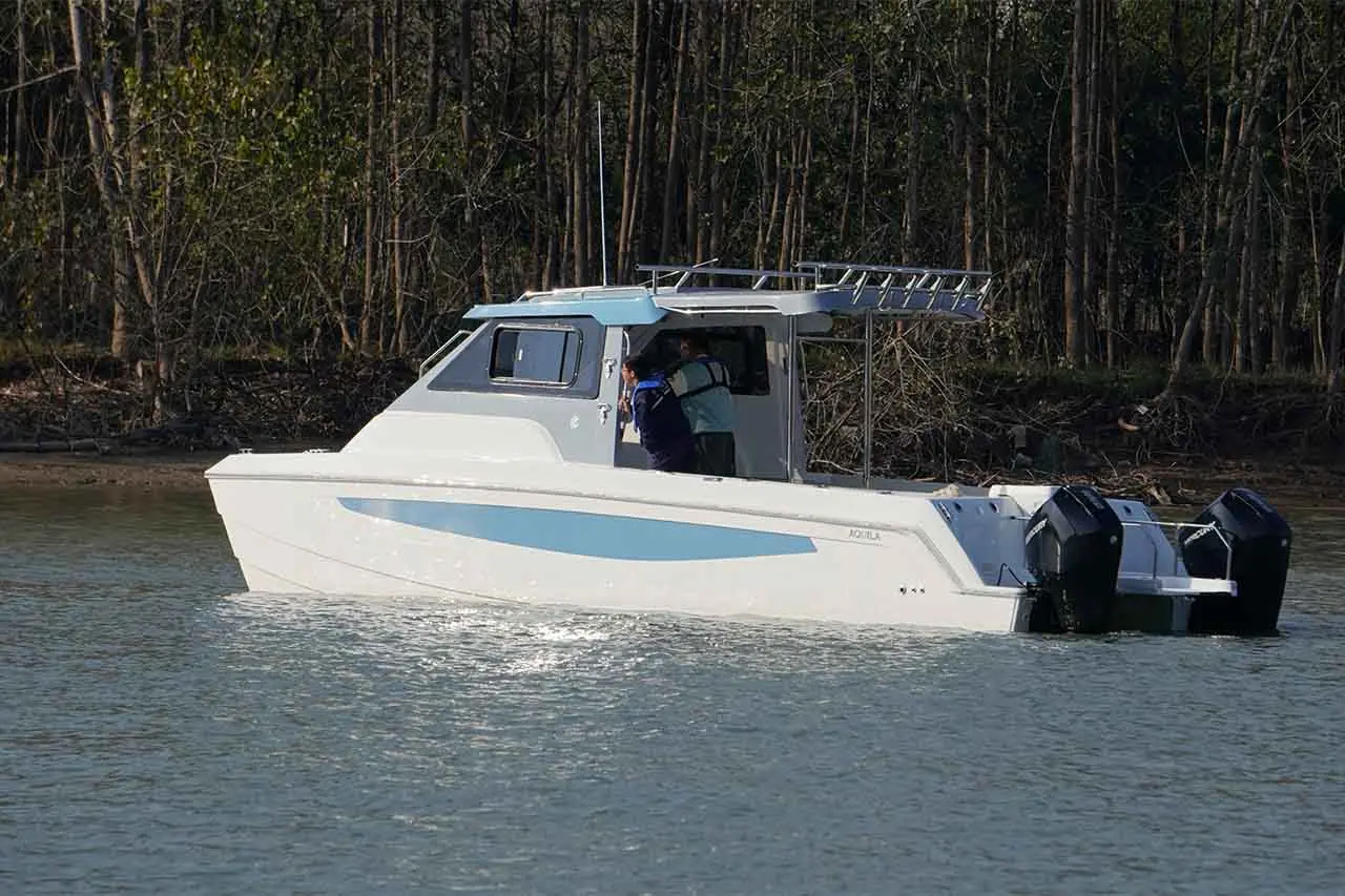 Aquila 28 Molokai Cuddy External image 7