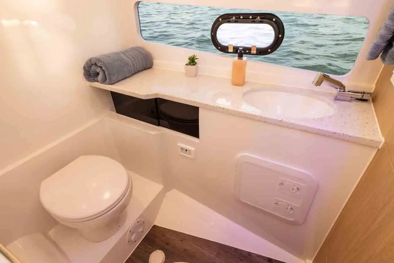 Aquila 32 Internal image 4