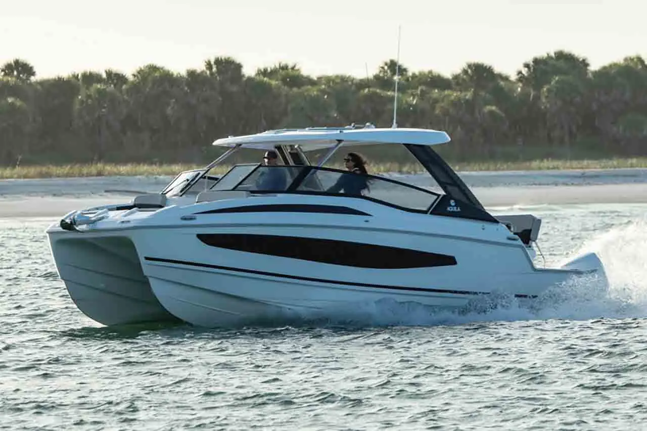 Aquila 32 Lifestyle image 3