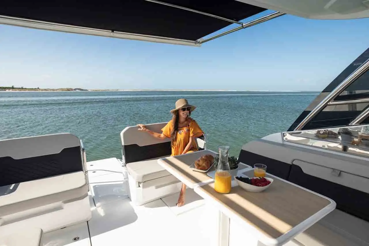 Aquila 32 Lifestyle image 10