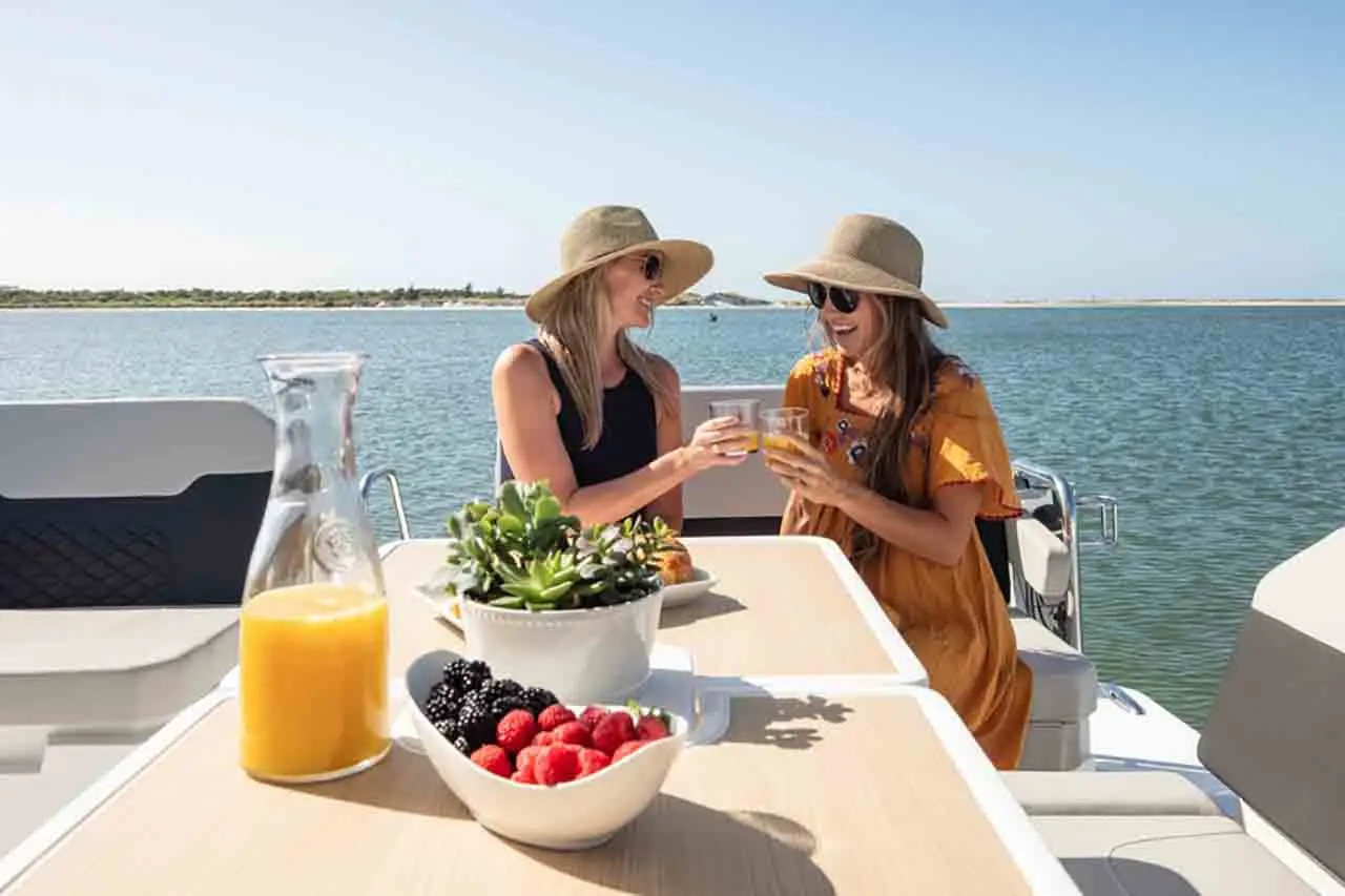 Aquila 32 Lifestyle image 12