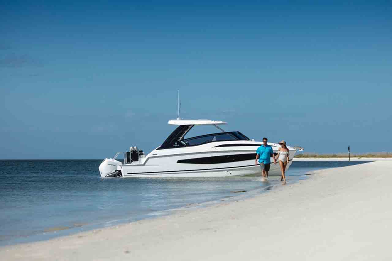 Aquila 32 Lifestyle image 17