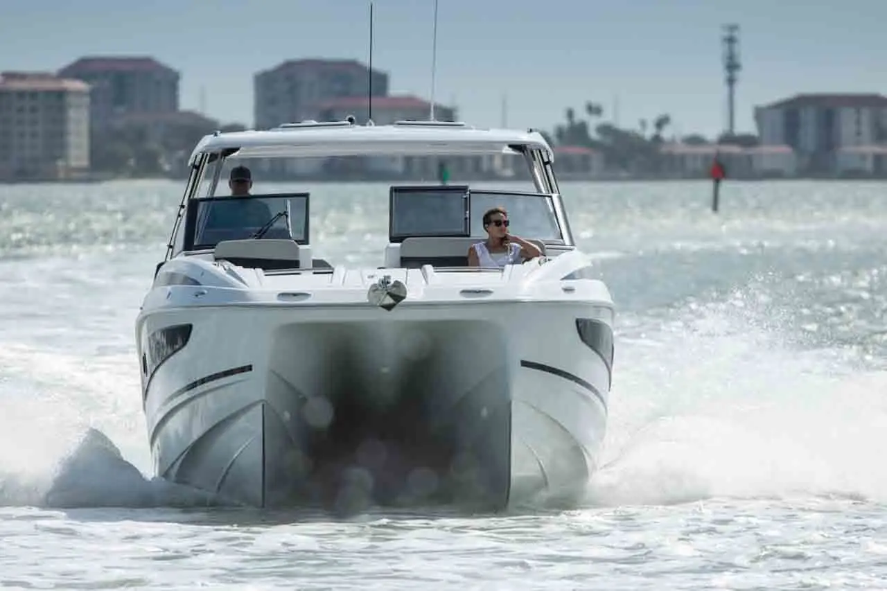 Aquila 32 Lifestyle image 18
