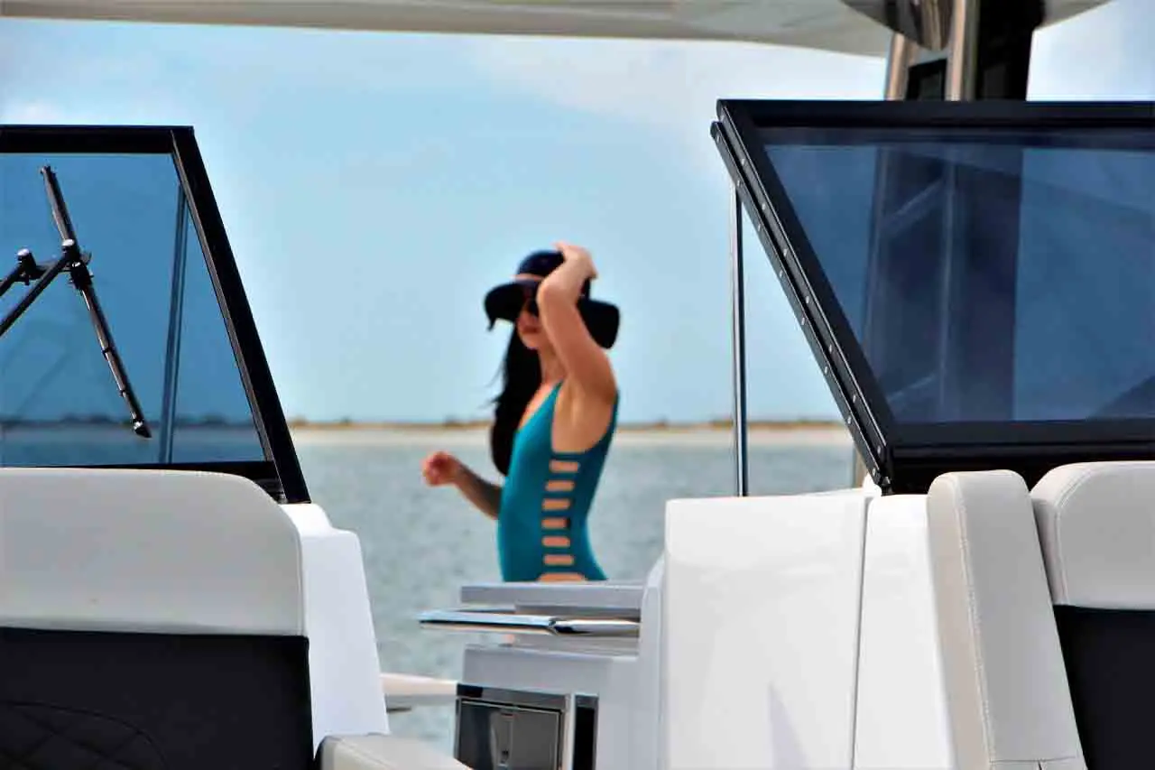Aquila 32 Lifestyle image 23