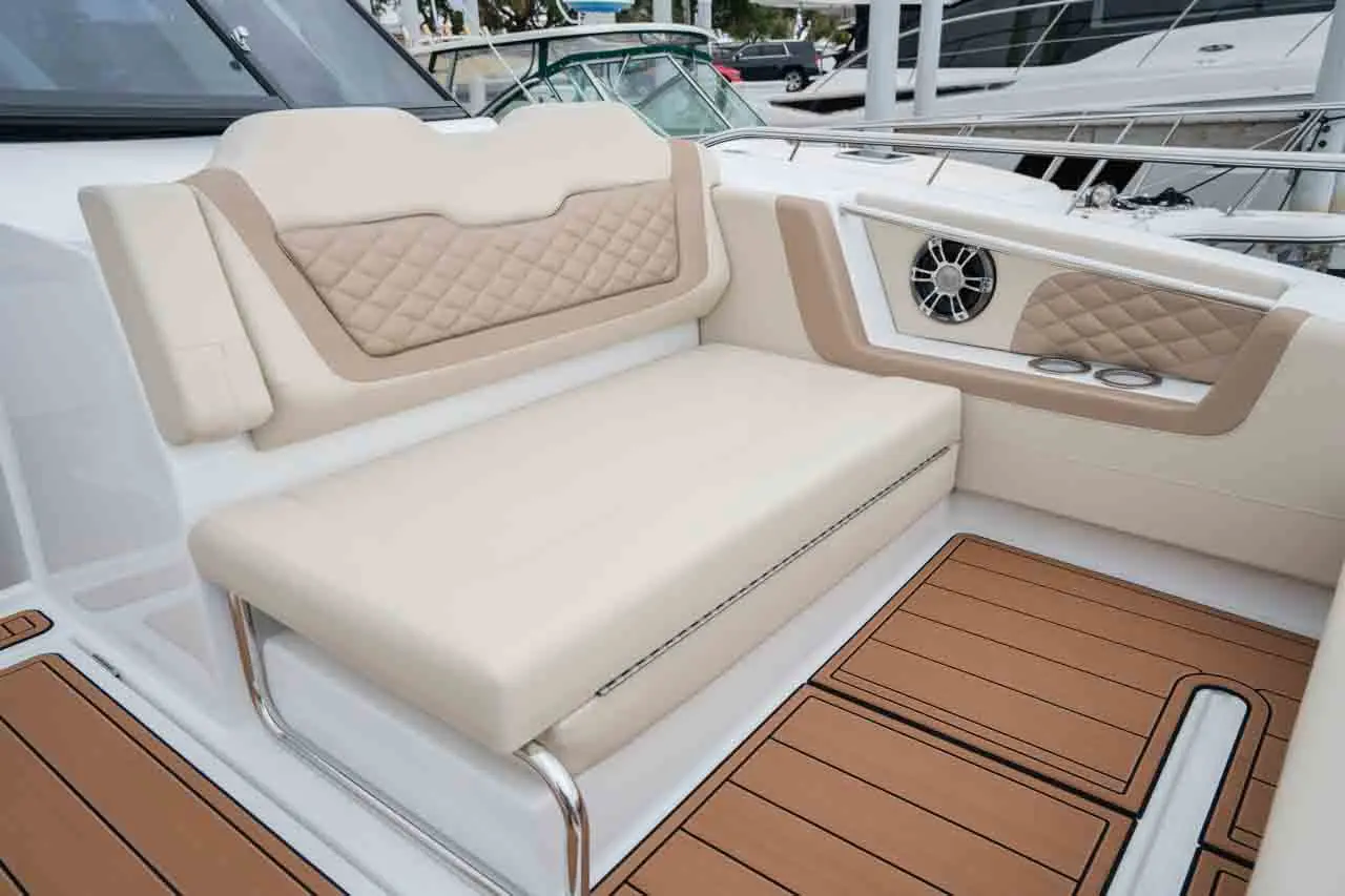 Aquila 32 Features image 22