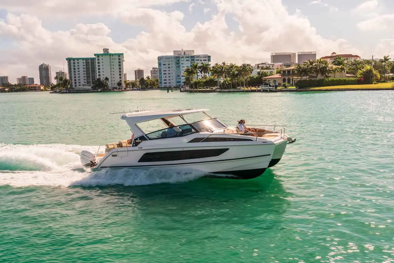 Aquila 36 Lifestyle image 16