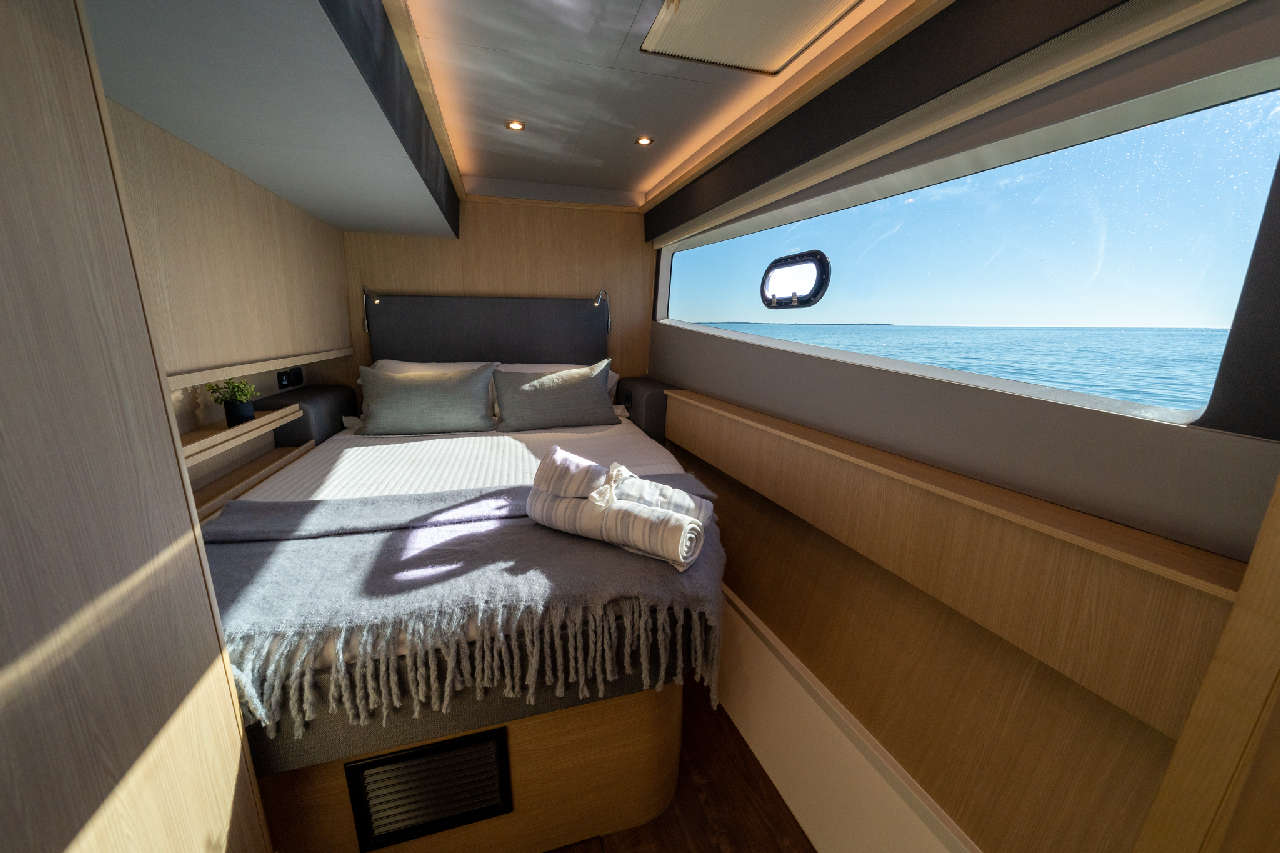 Aquila 42 Internal image 15