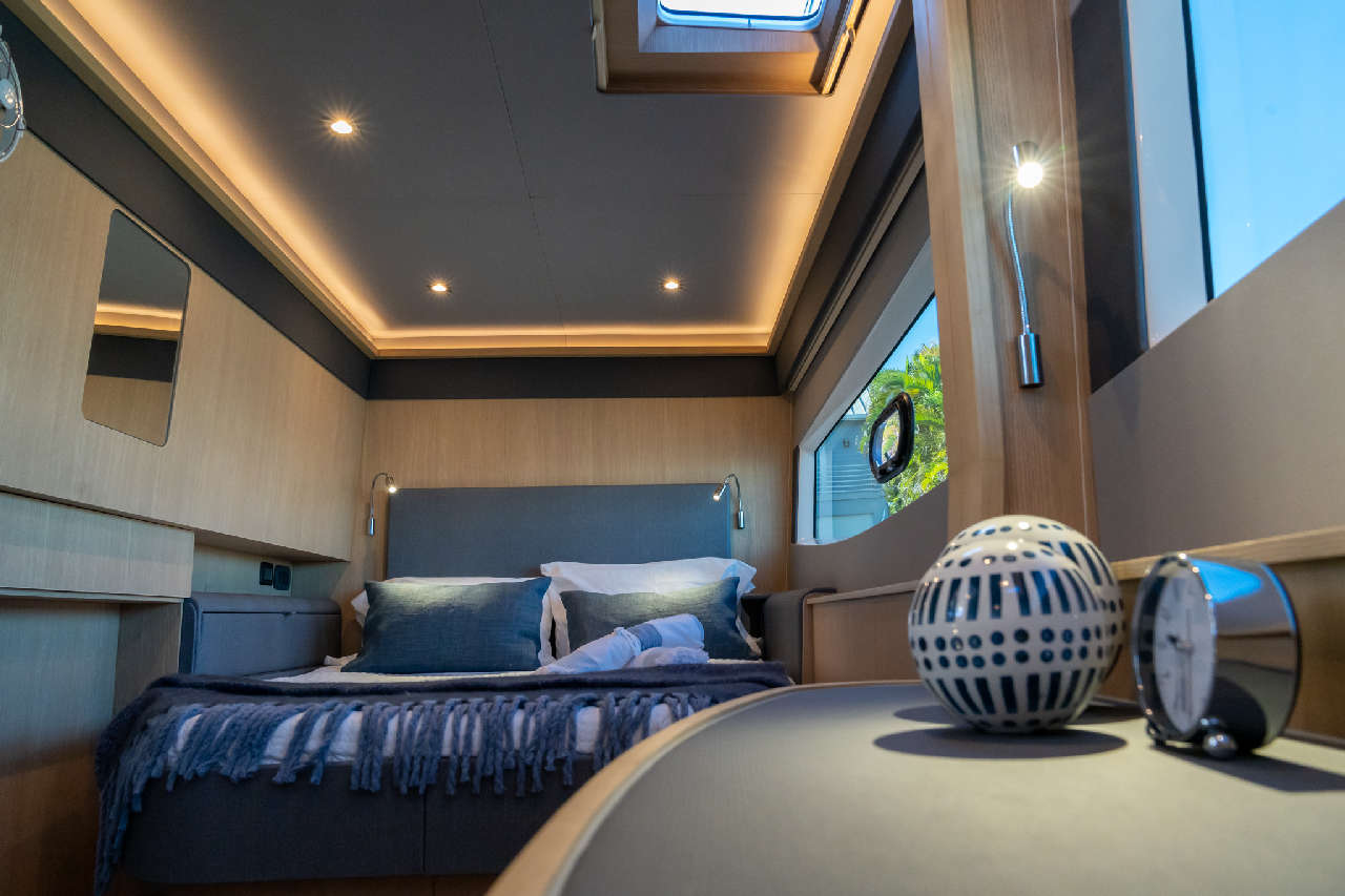 Aquila 42 Internal image 3