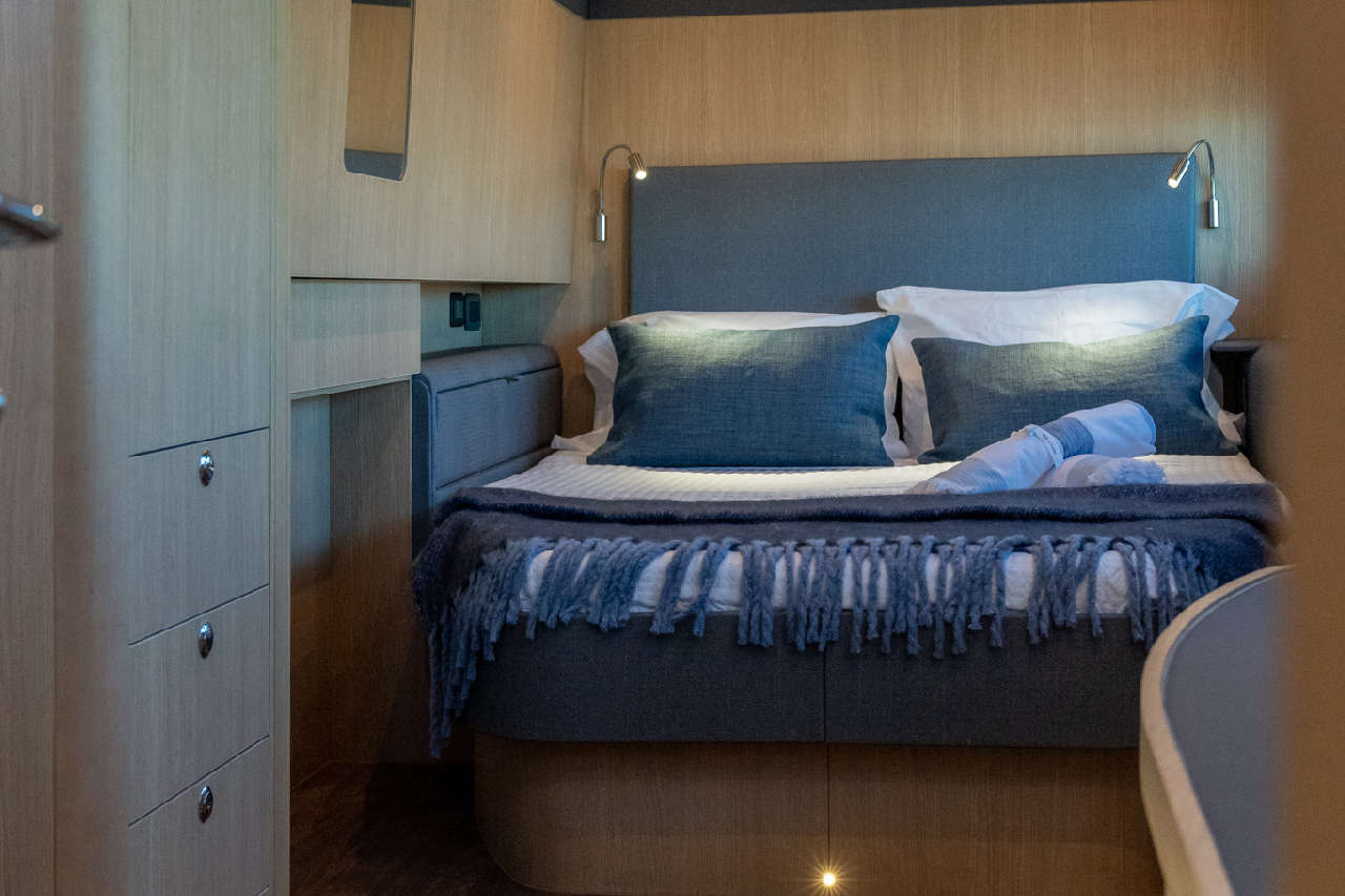 Aquila 42 Internal image 5